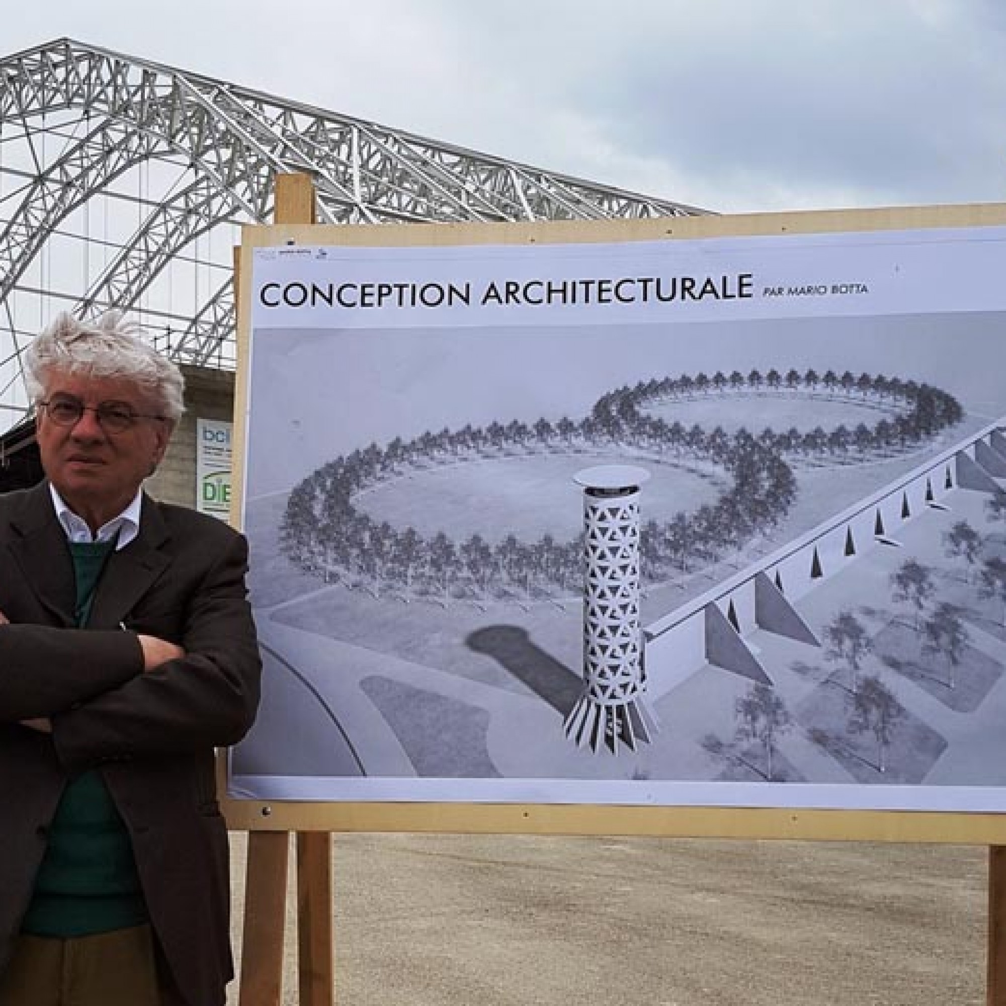 Mario Botta a présenté son projet de métamorphose de l'ancienne décharge chimique. Deux cercles de chênes permettront de recréer une forêt et une tour de 40 m offira une vue panoramique extraordinaire sur le paysage. Image 1 sur 4