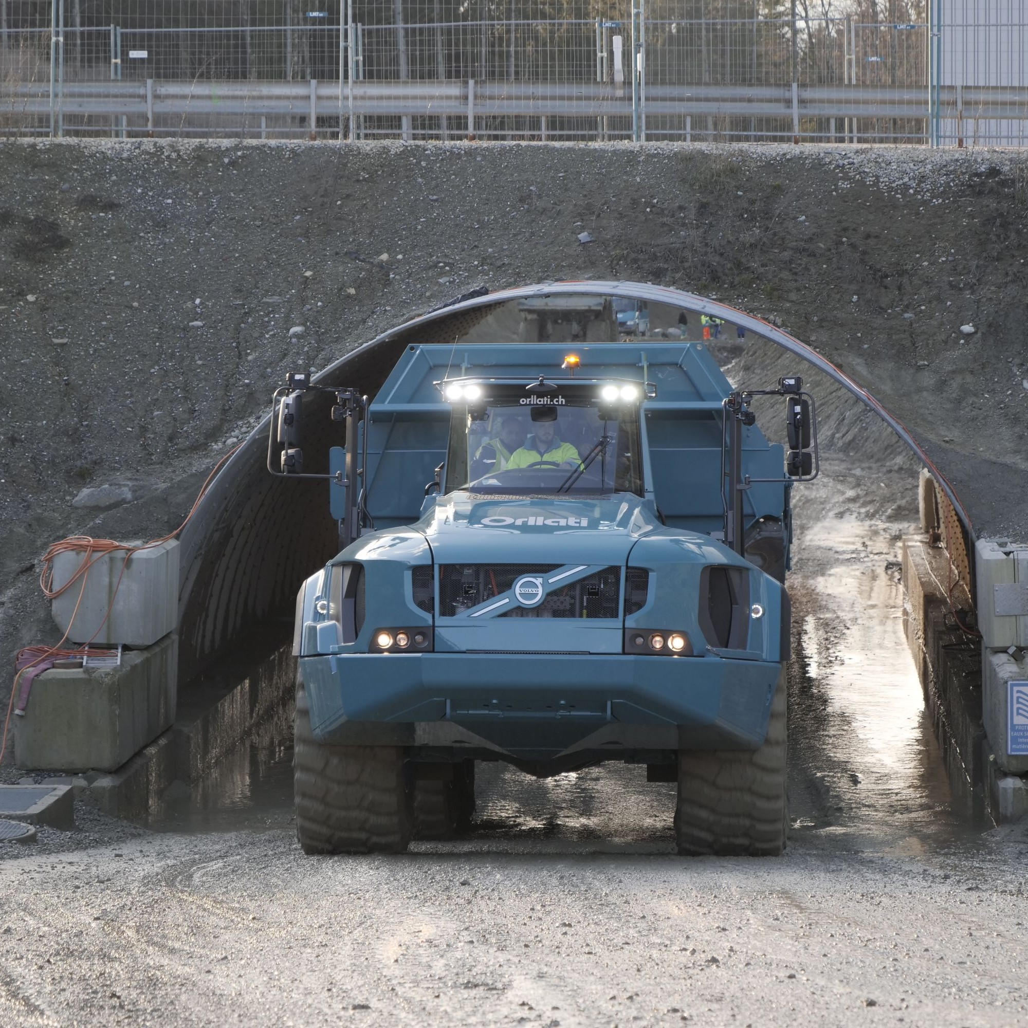 Avec sa charge utile, le Volvo A60H fait à lui tout seul le travail de deux dumpers.