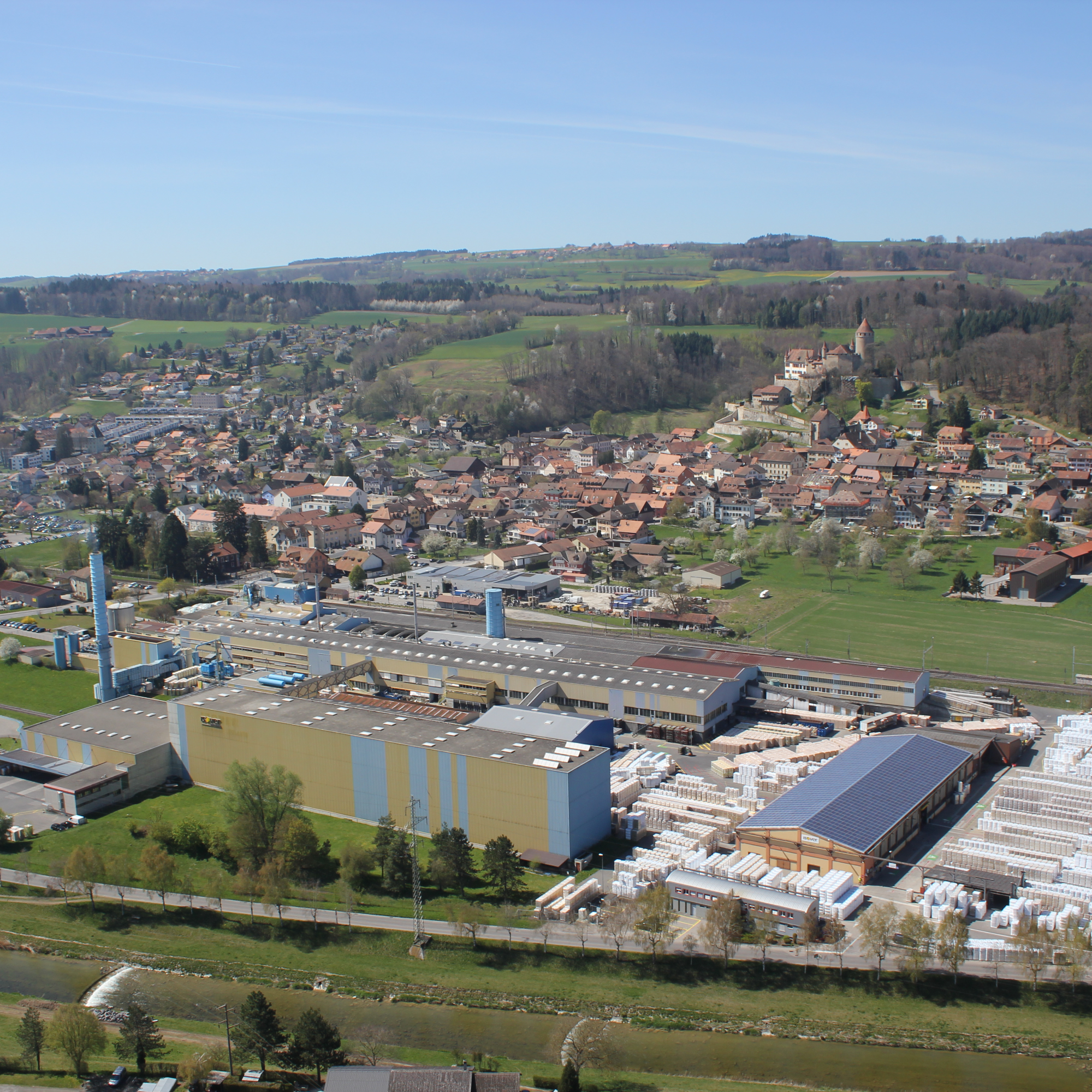 A Lucens, la fabrication de laine de verre à destination du marché suisse est neutre en CO2.