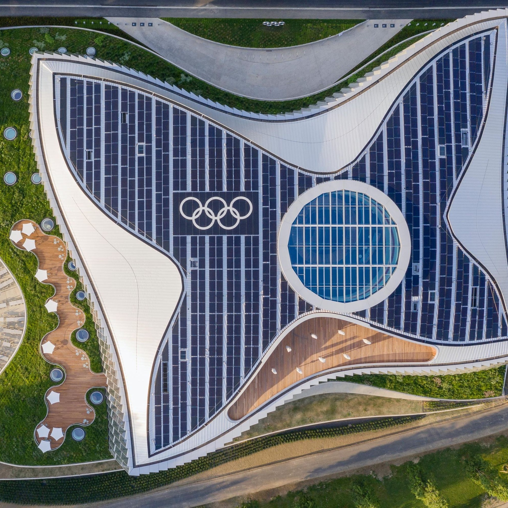 Le Comité international olympique (CIO) a emménagé dans son nouveau siège à Lausanne, sur les rives du lac Léman, au printemps 2019.