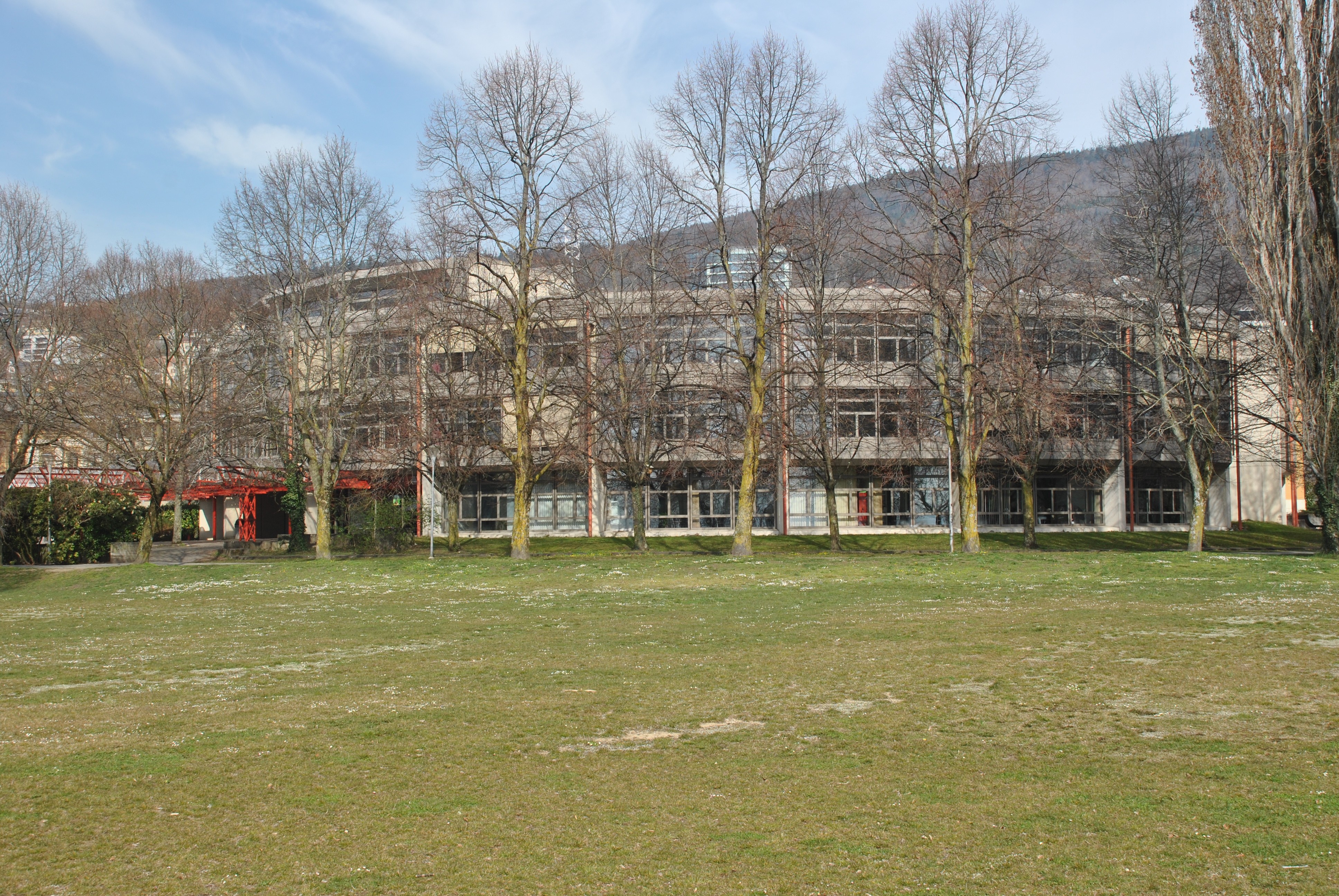 Lycée Jean Piaget NE 4