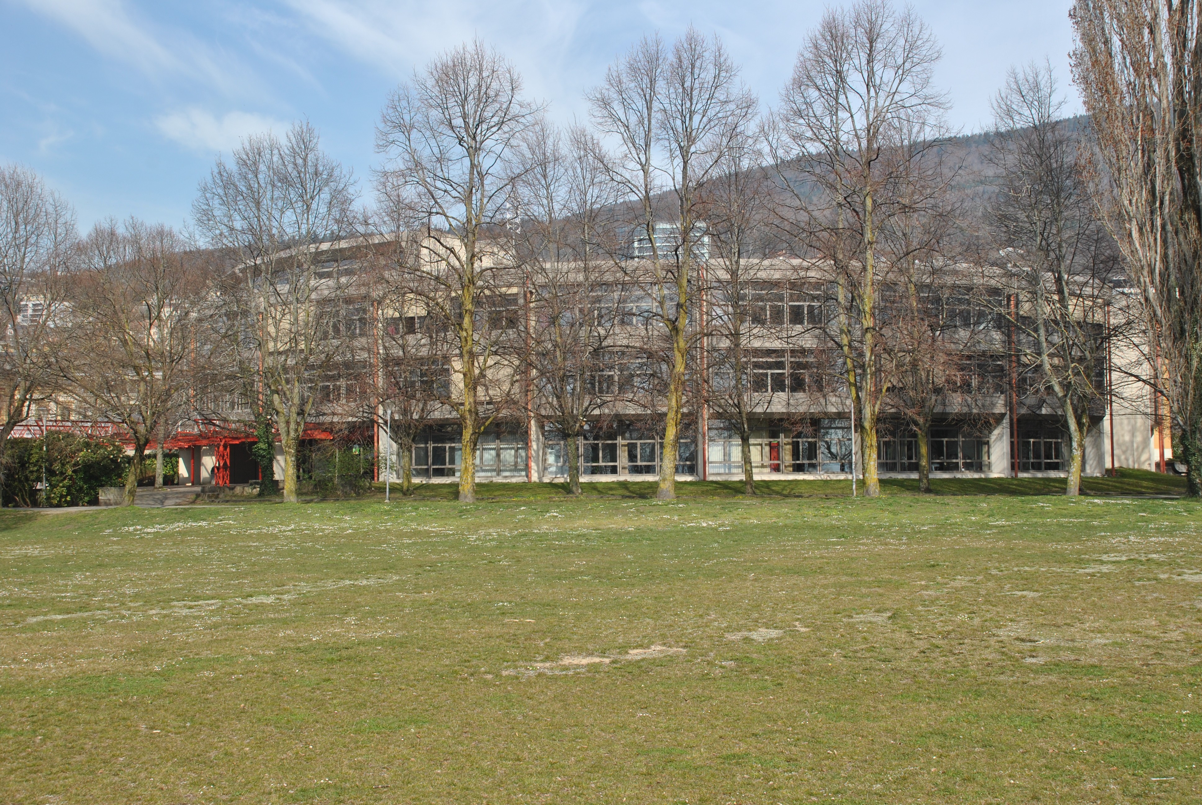 Lycée Jean Piaget NE 4