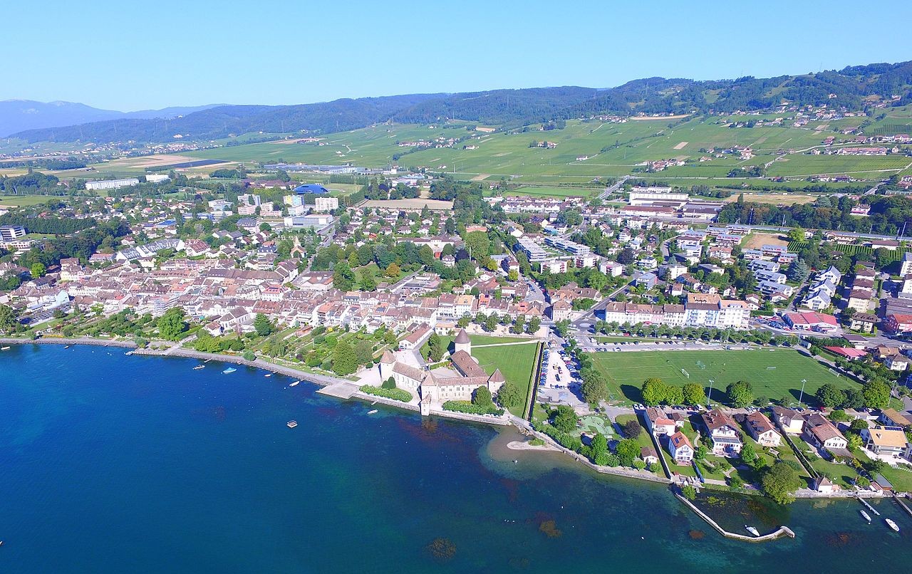 Rolle_vue aérienne_lac et vignes