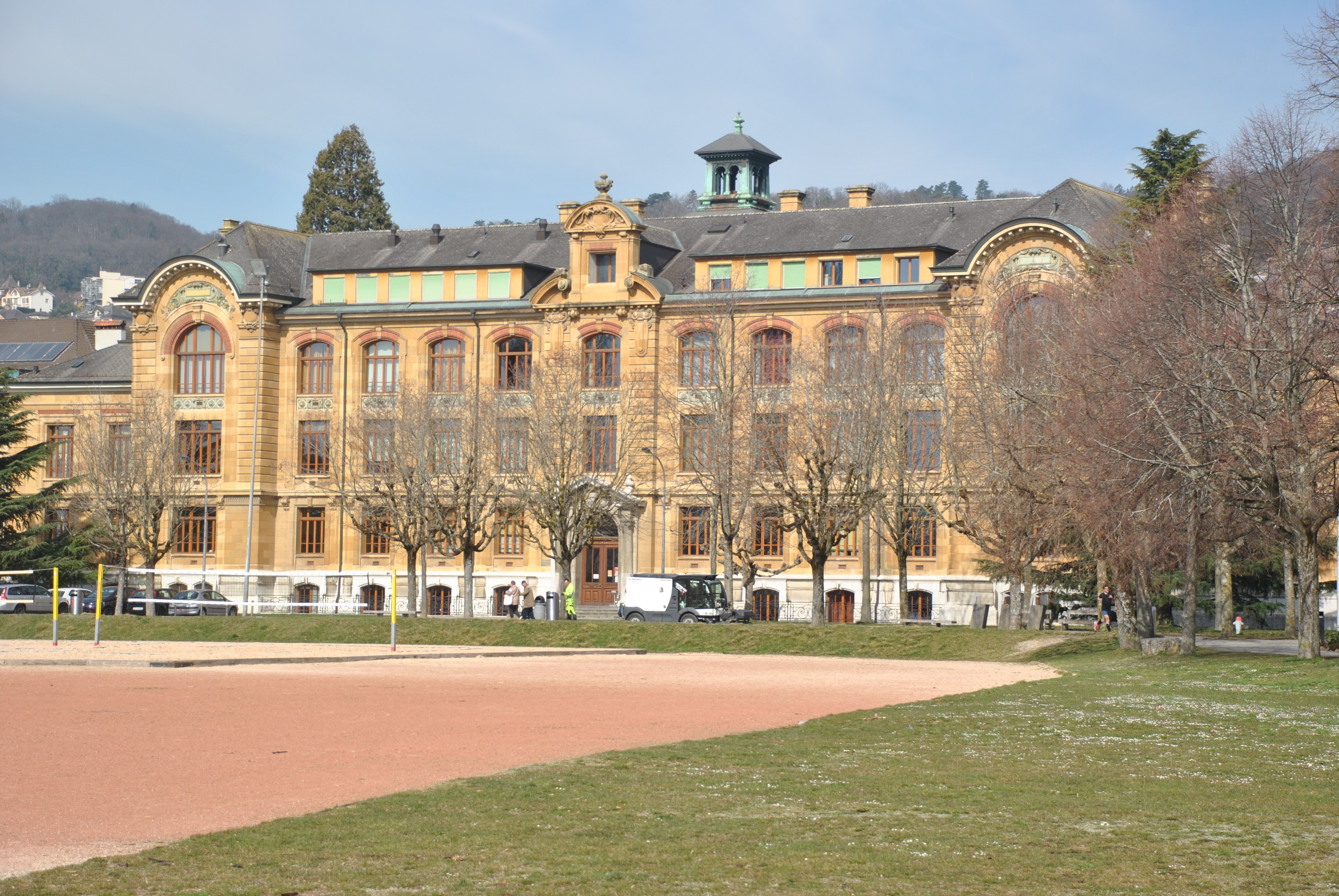 Lycée Piaget NE 1