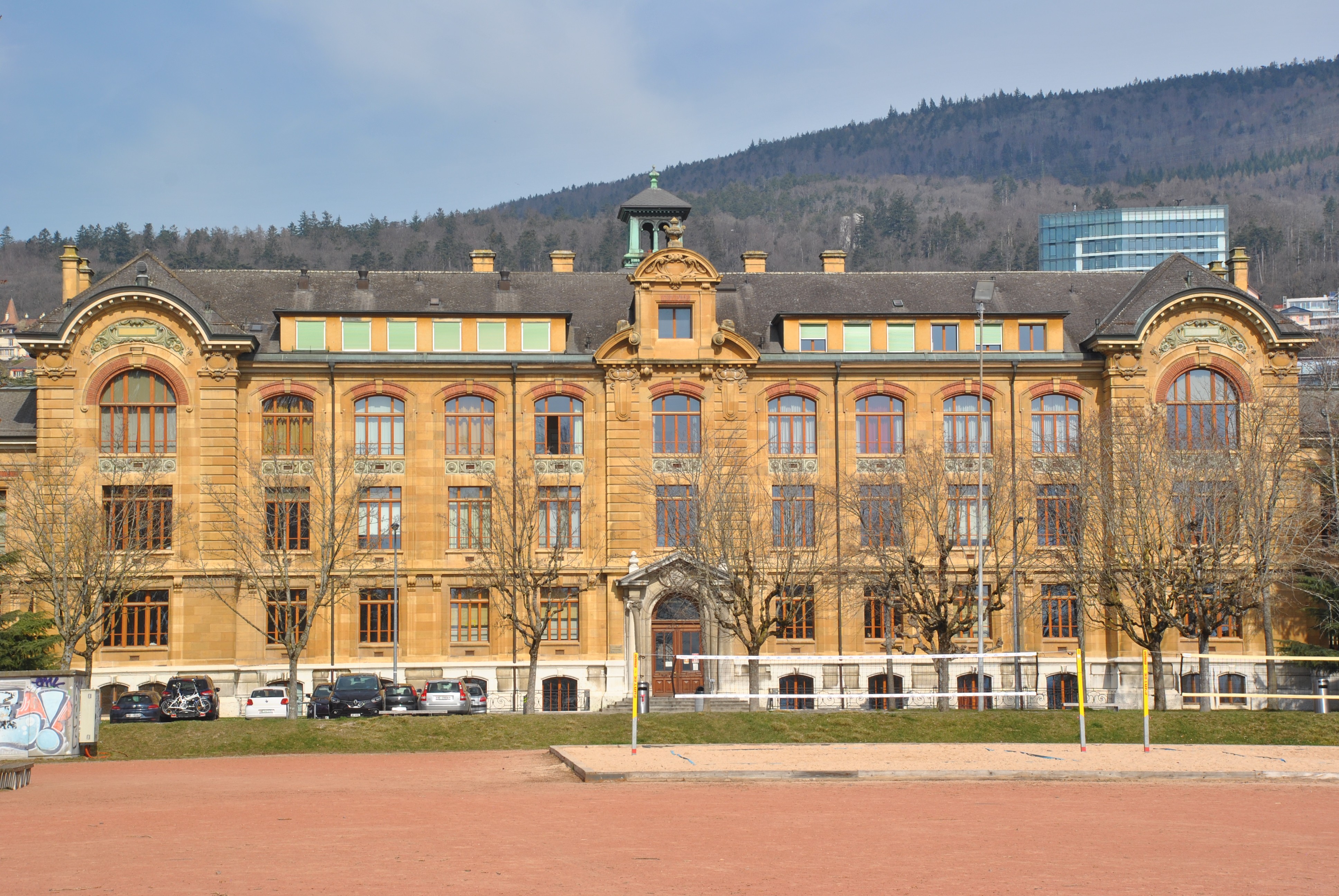 Lycée Jean-Piaget NE 2