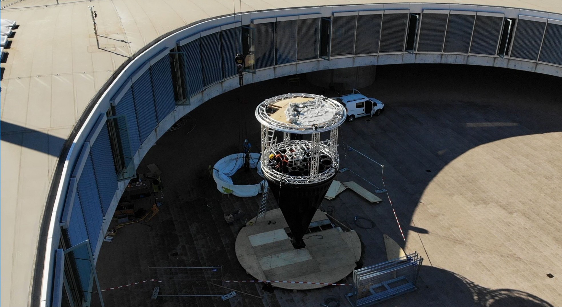 Rohrewerk à l'EPFL: l'étrange structure qui peut faire penser à un module de l'espace a été posée mi-décembre 2021.