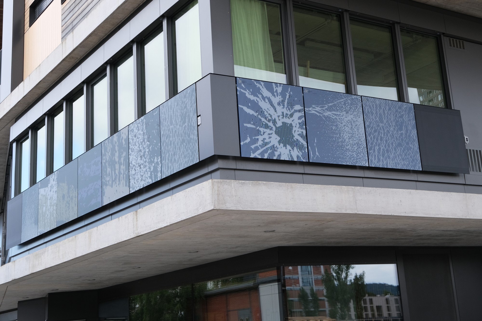 Le projet « Glasklar» innove les façades photovoltaïques au NEST