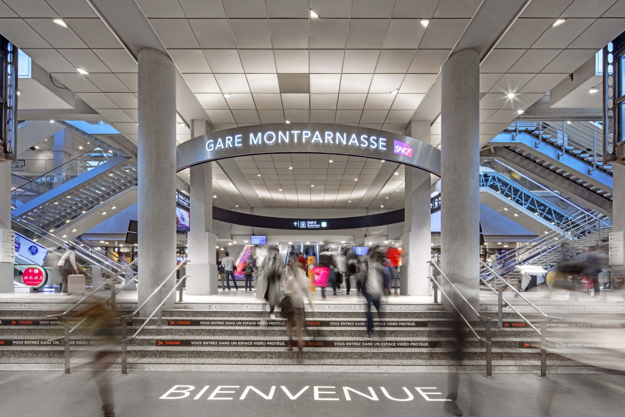 Entrée de la gare de Montparnasse.