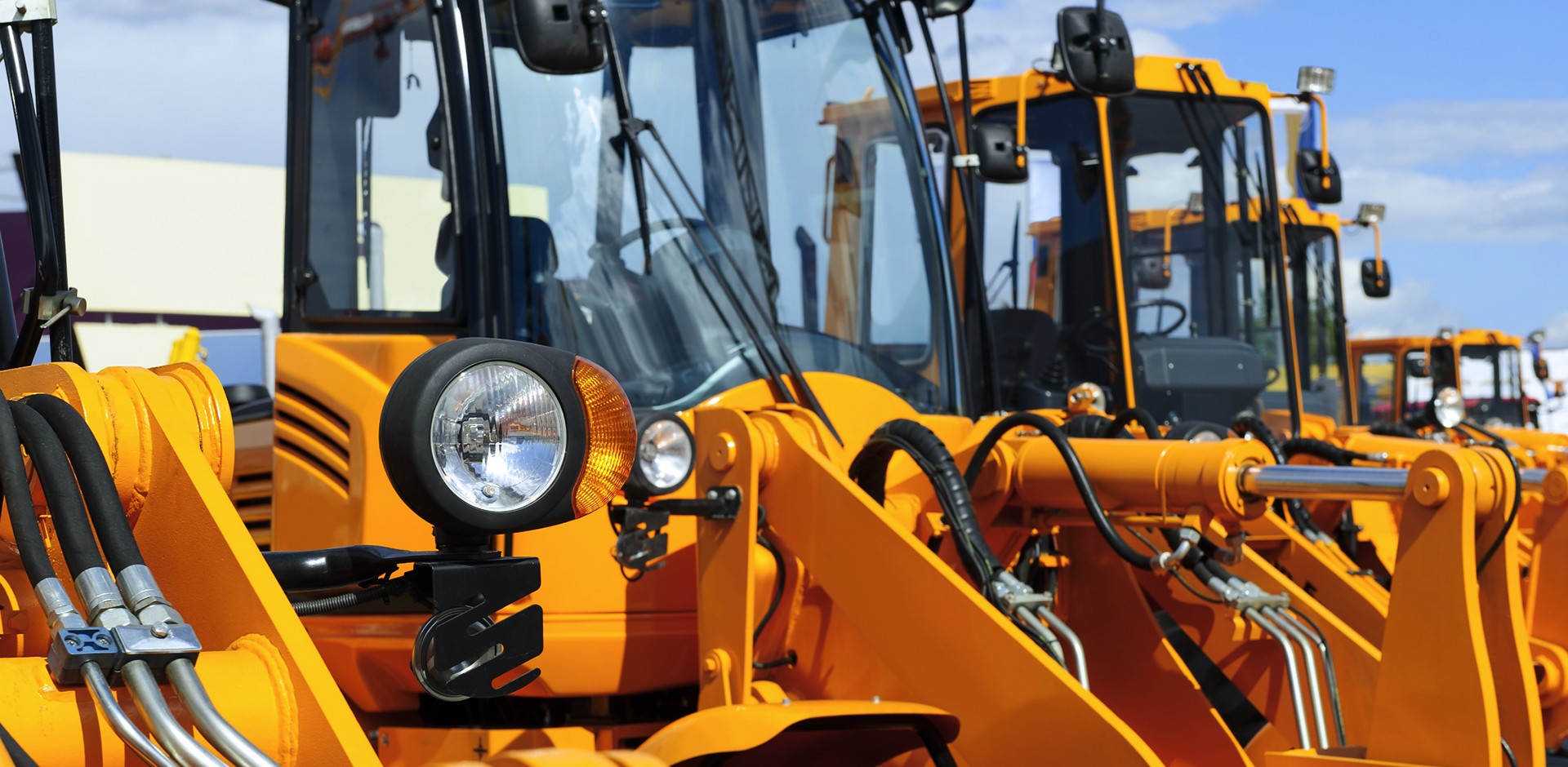 Vitres sur machines de chantier pour tous les types et marques de machines.