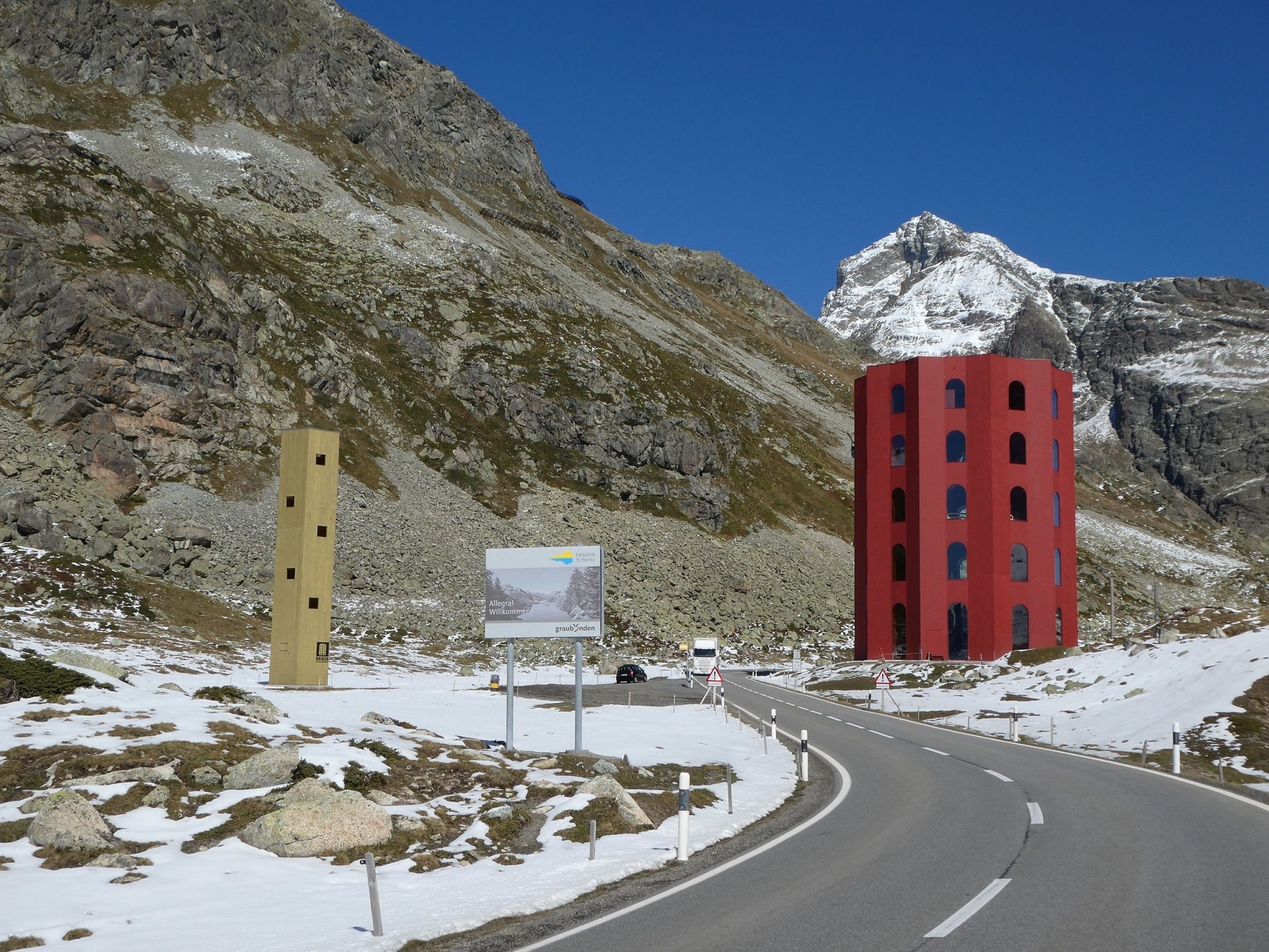 La tour rouge du col du Julier devrait être maintenue jusqu'à l'été prochain.