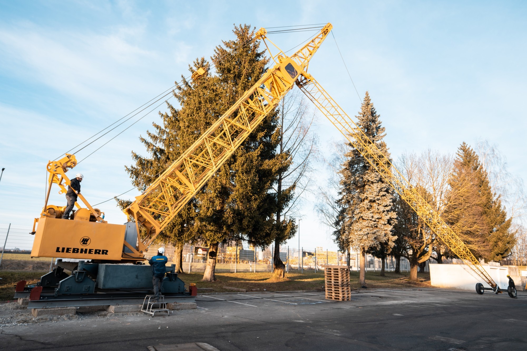 La restauration et réparation de la grue Liebherr Form 30A/35 datant des années 70 a duré plus d'une année.