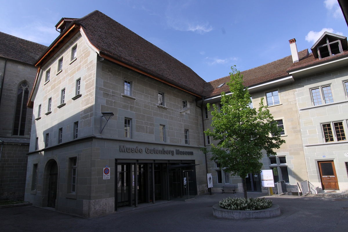 La Ville de Fribourg se porte acquéreuse de la parcelle construite 16223 RF, située à la place de Notre-Dame 14-16 et sur laquelle est érigé l'ancien grenier communal, bâtiment abritant aujourd'hui le Musée Gutenberg.