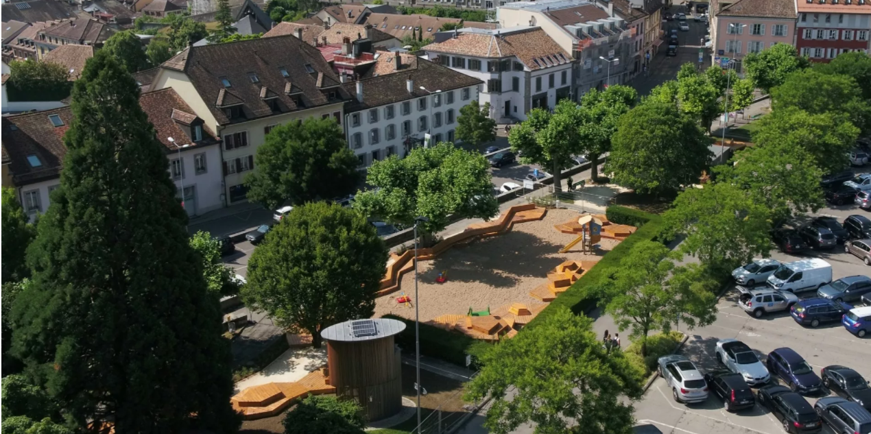 Adapté chaque année afin de tester divers aménagements, en prévision du projet définitif sur le site Perdtemps, cet espace est conçu comme un «laboratoire d’usage». Très fréquenté lors des beaux jours, l’attrait du Square Perdtemps s’est vu confirmé par l