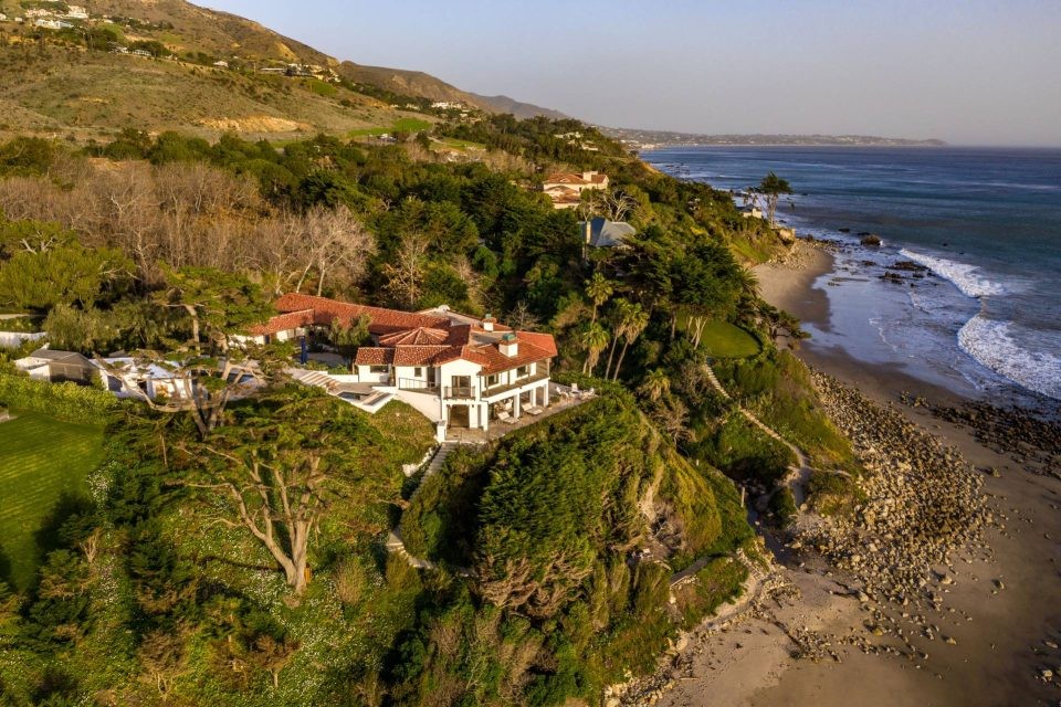 L'immense propriété à flanc de falaise ayant appartenu à Cindy Crawford est en vente à Malibu pour 104 millions de francs.