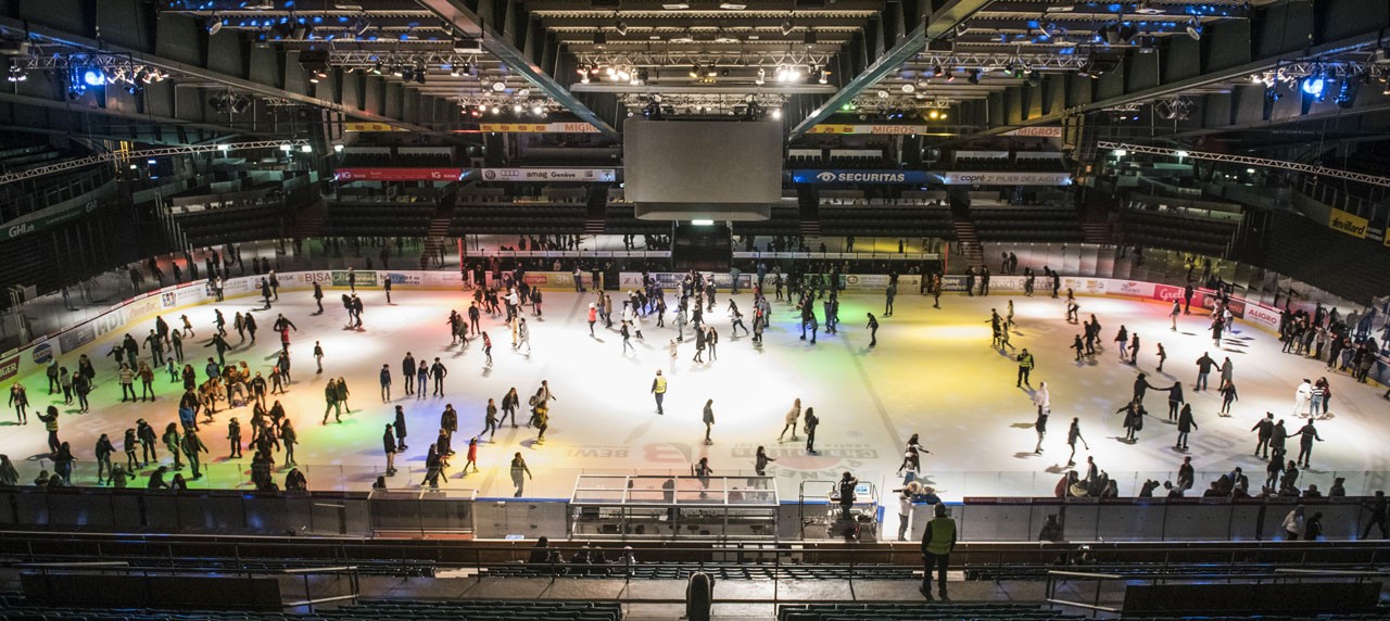 La patinoire des Vernets comprend deux patinoires ouvertes au grand public et aux clubs. La plus petite est située en plein air, alors que la seconde patinoire de plus grandes dimensions se situe à l’intérieur et accueille les grandes compétitions sportiv