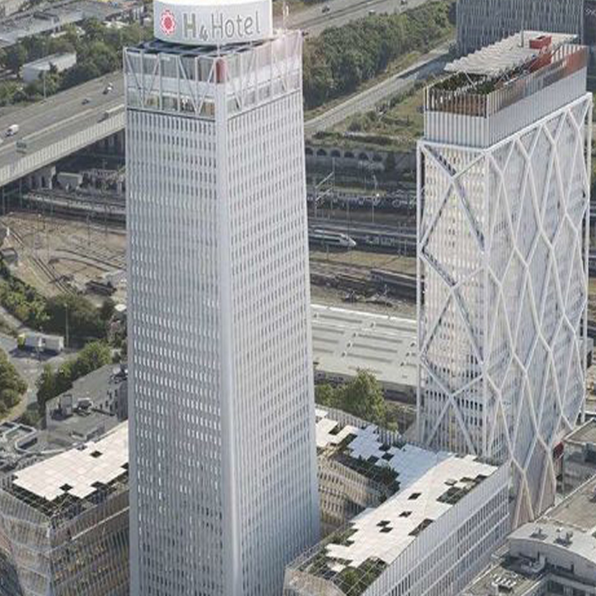 La tour Pleyel bientôt transformée en hôtel de luxe à Saint-Denis | Batimag