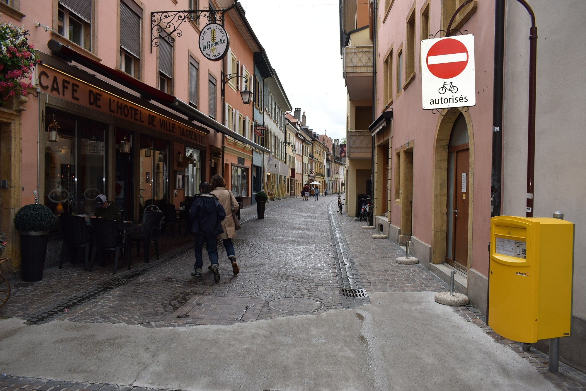 Les principales conclusions démontrent que la ville d’Yverdon-les-Bains compte des îlots de chaleur principalement dans le cœur historique, sur certains axes routiers, ainsi que dans les zones industrielles.