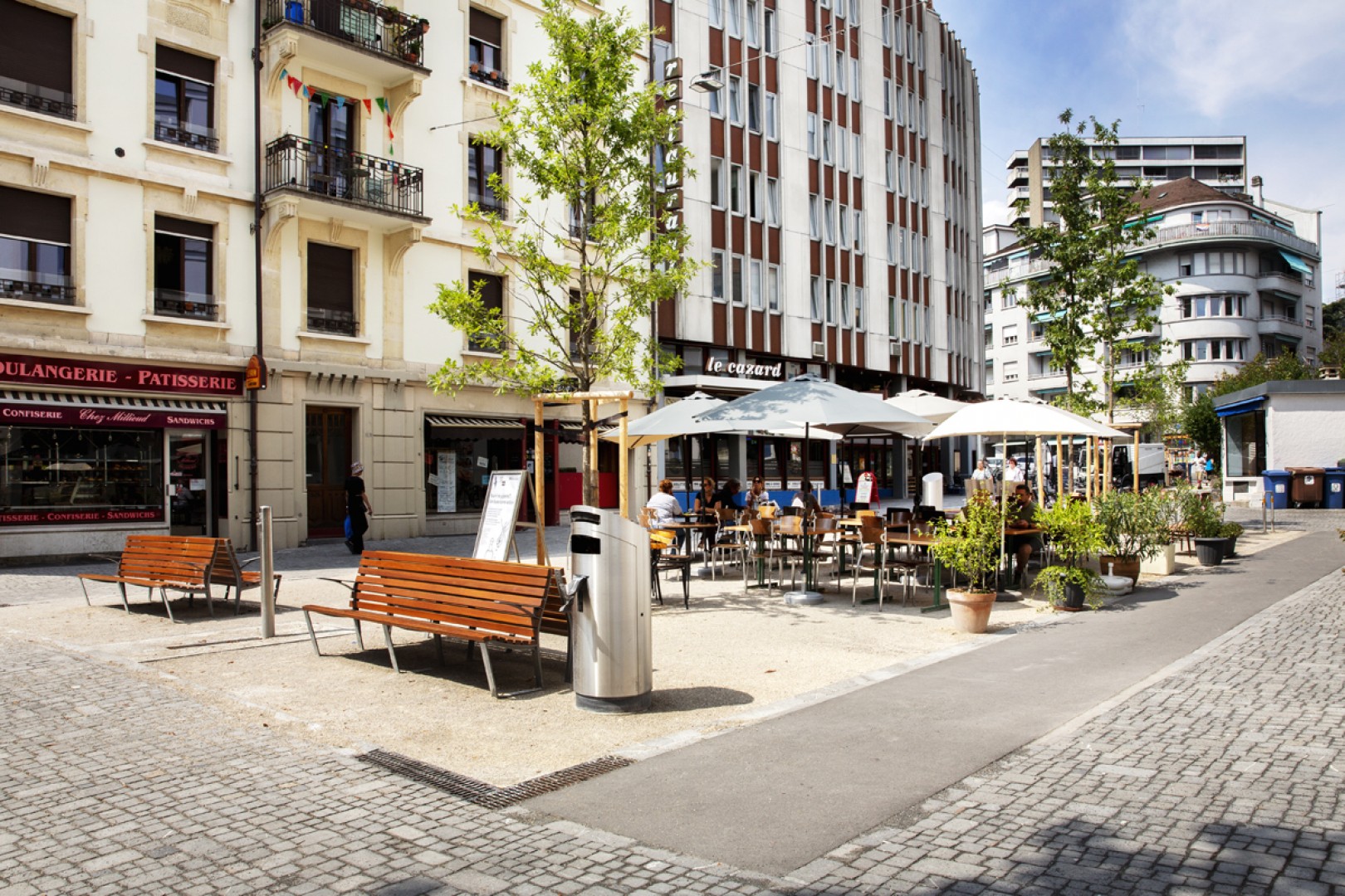 Le Pré-du-Marché une fois les travaux effectués. Un tout nouvel environnement agréable et totalement pensé pour les piétons. La zone piétonne a été agrandie et la place du quartier renommée en Place Aloïse-Corbaz.