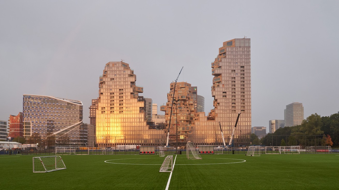 Valley, le gratte-ciel de 100 m de haut de MVRDV à Amsterdam a remporté le prix 2022 du «Skyscraper Award».