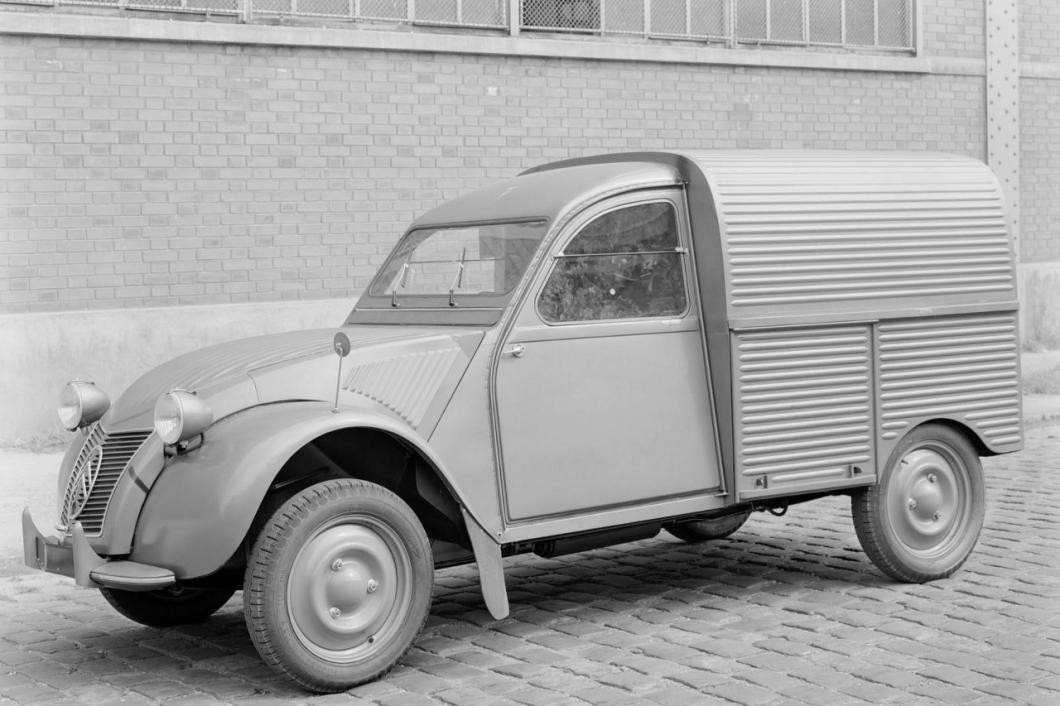 citroen-2cv-fourgonnette-1951-nb-avg-mk-bd