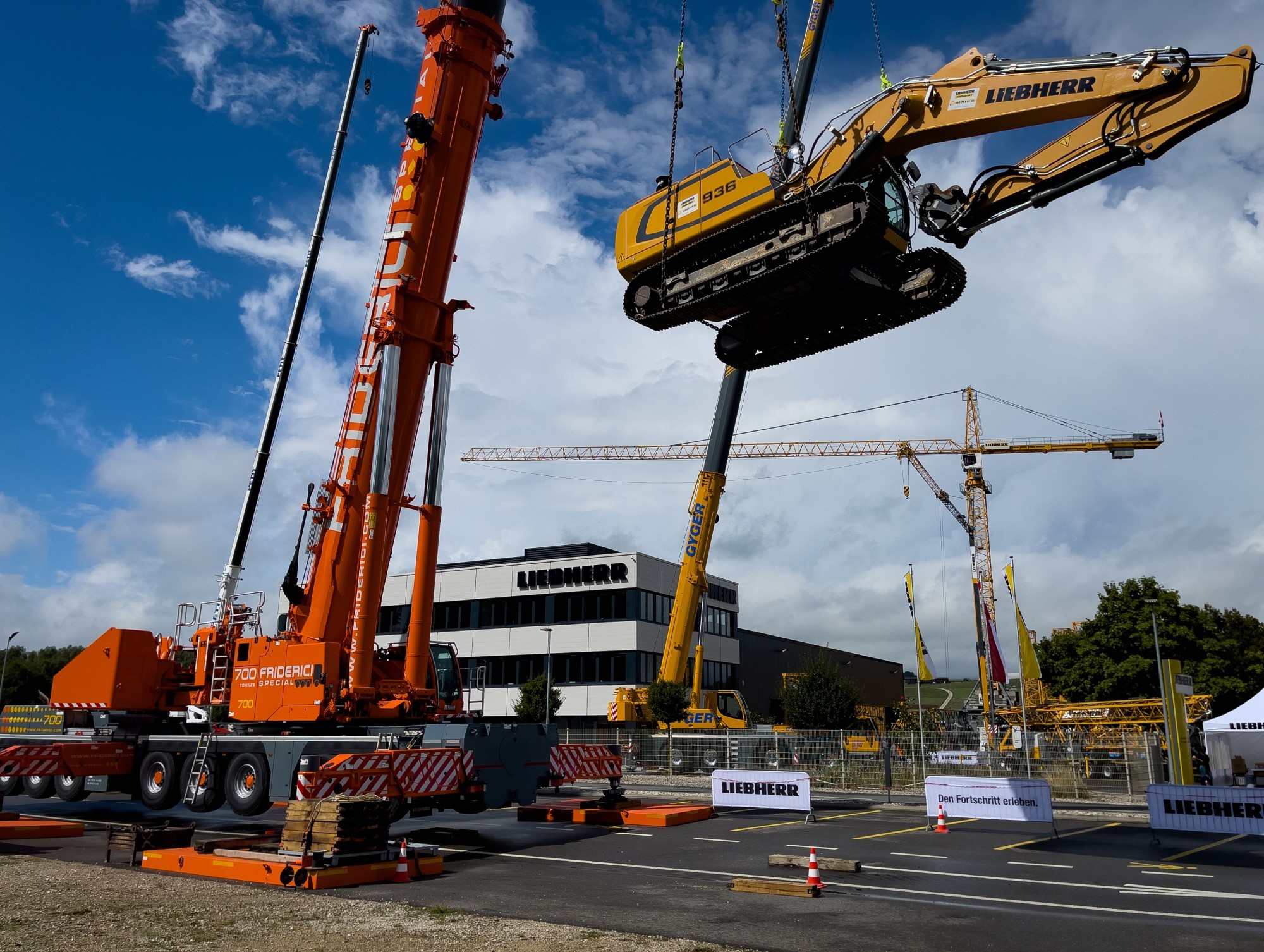 Daillens_grue pour charge lourde LTM1650