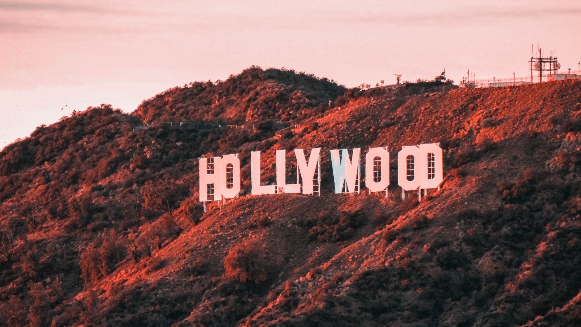 De nos jours les lettres Hollywood sont liées à l'industrie du cinéma mais à l'origine elles étaient destinées à de la publicité pour un lotissement.