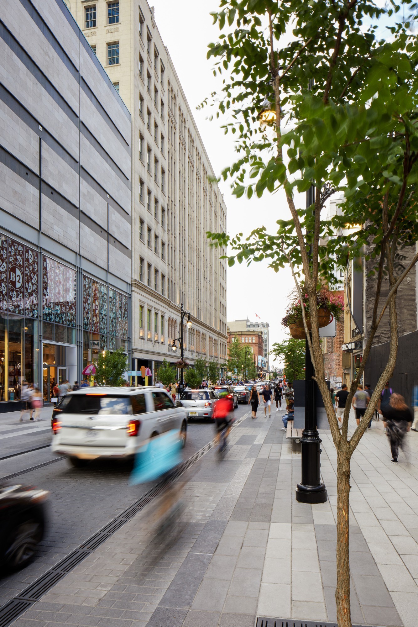 Ce projet de réaménagement est un élément clé de la transformation de Montréal en centre ville le plus vert d'Amérique du Nord.