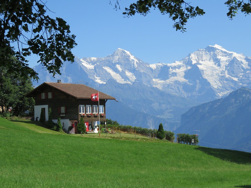 Immobilier dans les Alpes: hausse des prix à l'achat  des chalets la plus haute depuis 2014.