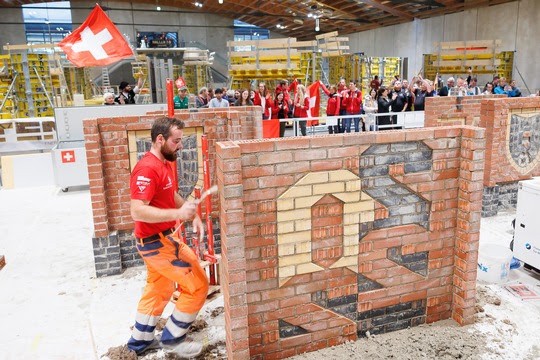 Ben Zaugg pendant les dernières minutes de la compétition: l'engagement de l'Emmentalois a été récompensé par le titre de champion du monde. Le maçon qui a suivi son apprentissage chez Hans Schmid AG, à Rüderswil, où il travaille toujours, a gravi la plus