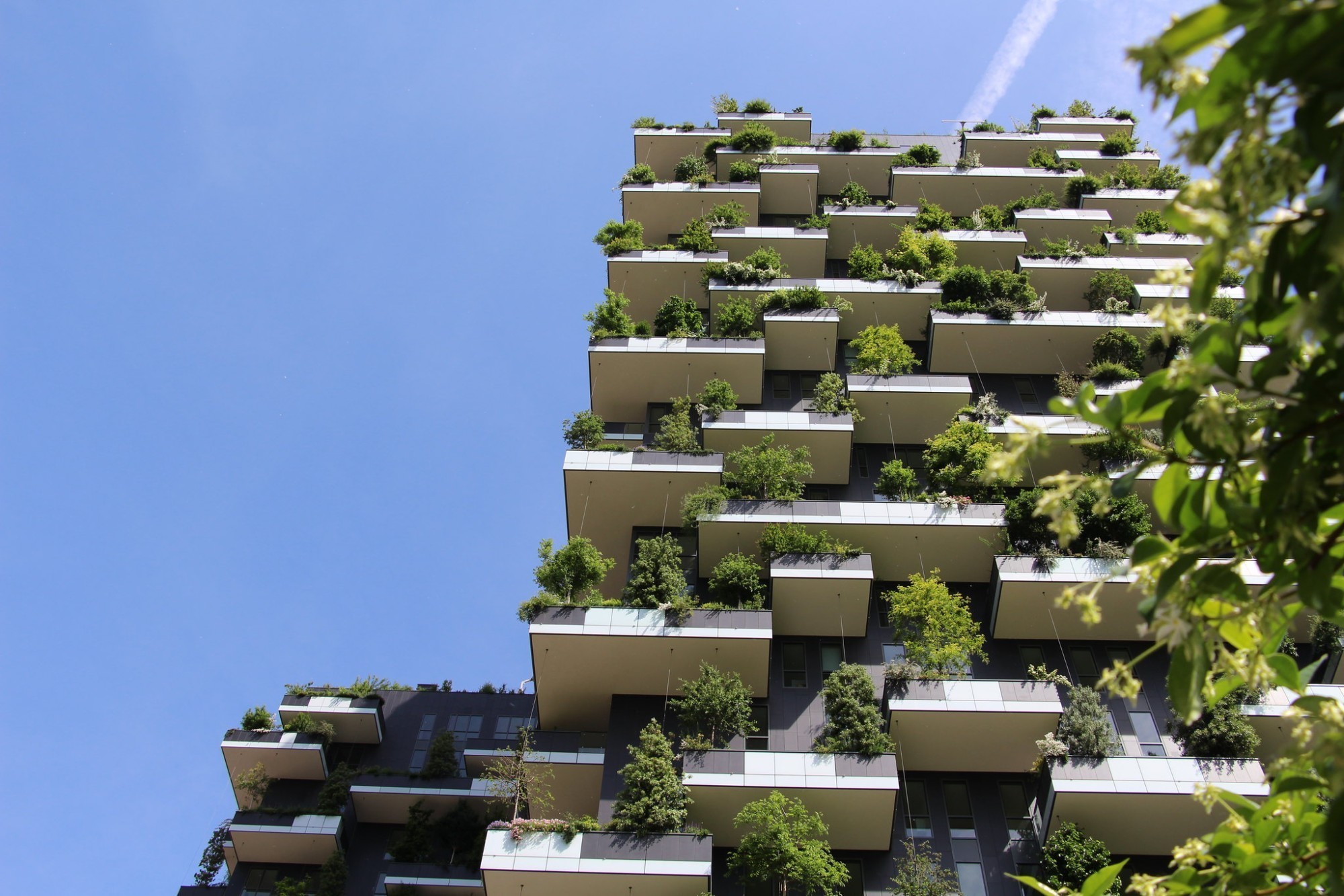 Vue de la façade des tours jumelles végétalisées «Bosco Verticale» à Milan. (Image symbolique).