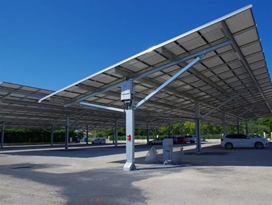 Une analyse du potentiel photovoltaïque des infrastructures routières cantonales a été lancée dans tout le canton.
