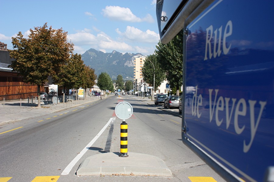 La Ville de Bulle prévoit la requalification complète de l’espace public, la rénovation de l’éclairage public et mise en séparatif du réseau d’eaux usées de la rue de Vevey.