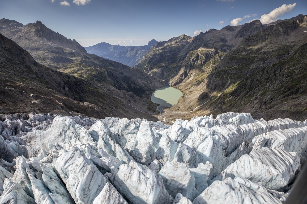 La force hydraulique, à l’origine d’une production annuelle d’environ 37 TWh, constitue déjà la principale source d’électricité en Suisse mais elle recèle un potentiel encore inexploité de 2 TWh supplémentaires. Comme il est possible de stocker de l’énerg