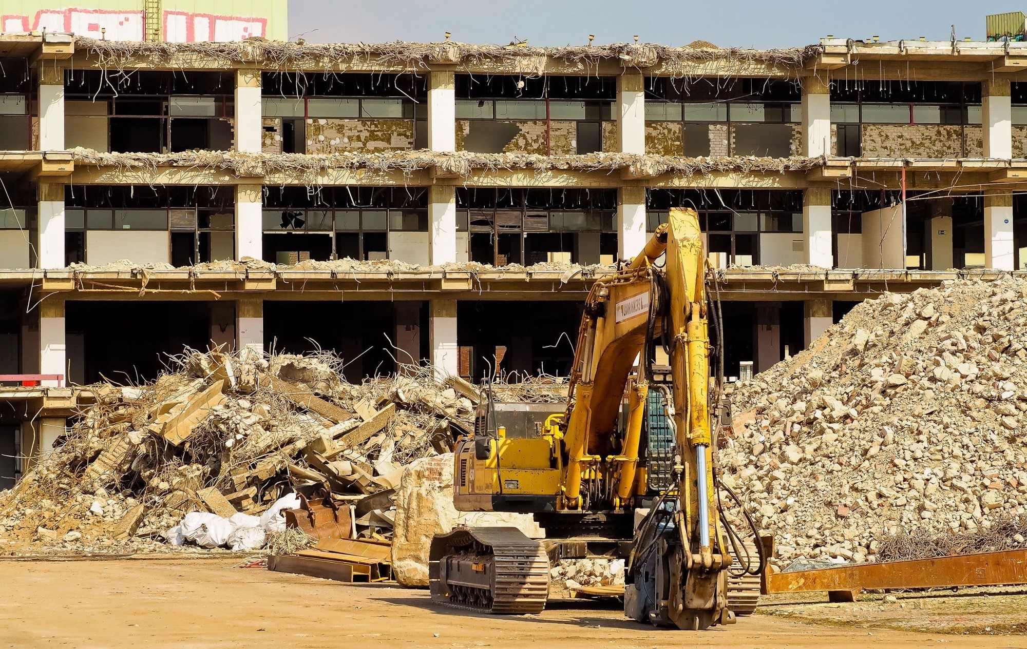 Le Conseil fédéral propose au Parlement des modifications  dans plusieurs domaines y compris le monopole des cantons en matière de déchets urbains et la construction respectueuse des ressources.