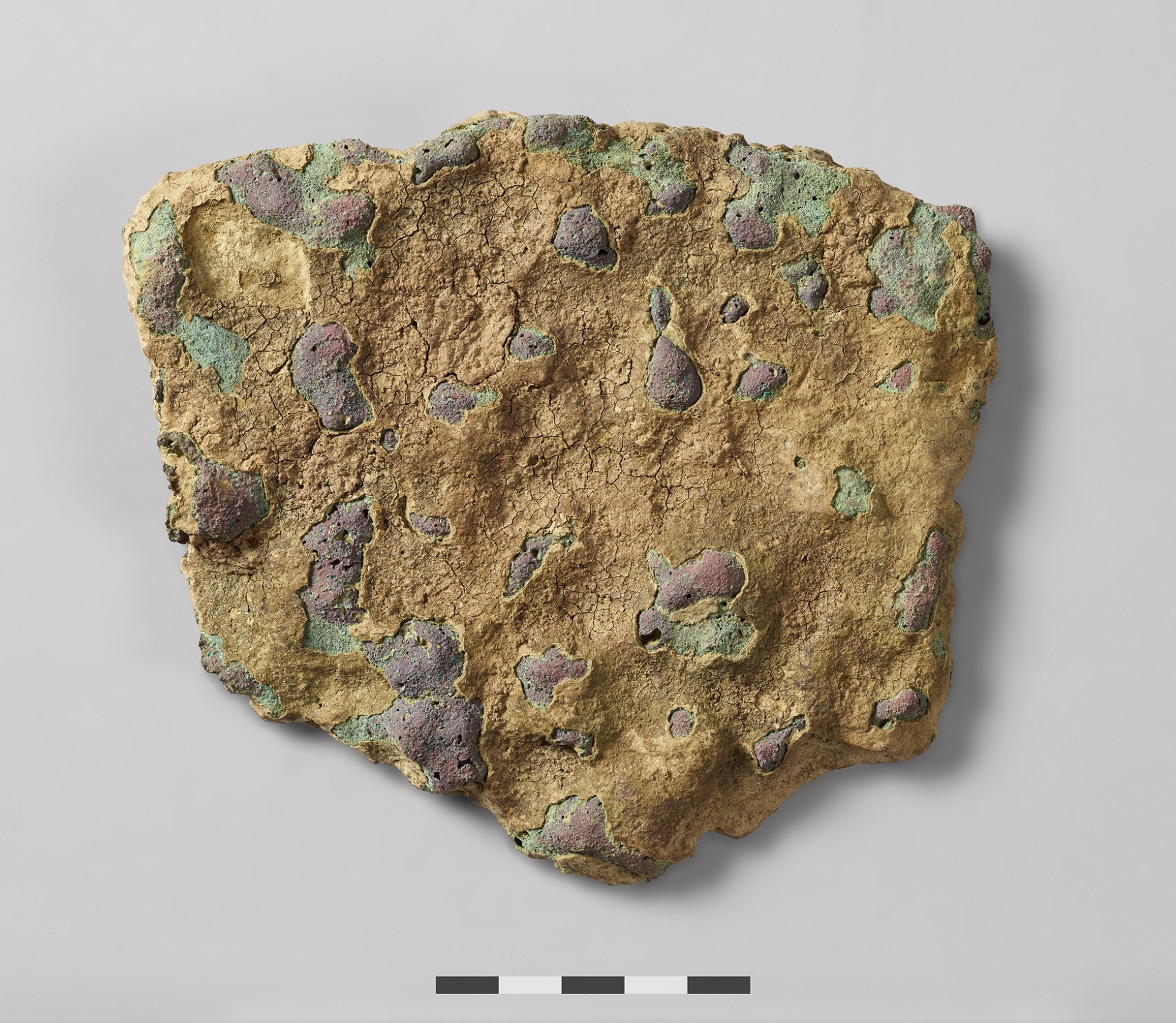Face supérieure du lingot de cuivre de l’âge du Bronze retrouvé dans le Chuttlerenwald, près de Boltigen.