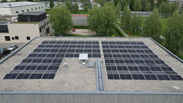 Une belle étape à été franchie avec l'installation d'une centrale solaire sur le toit d'un collège yverdonnois.