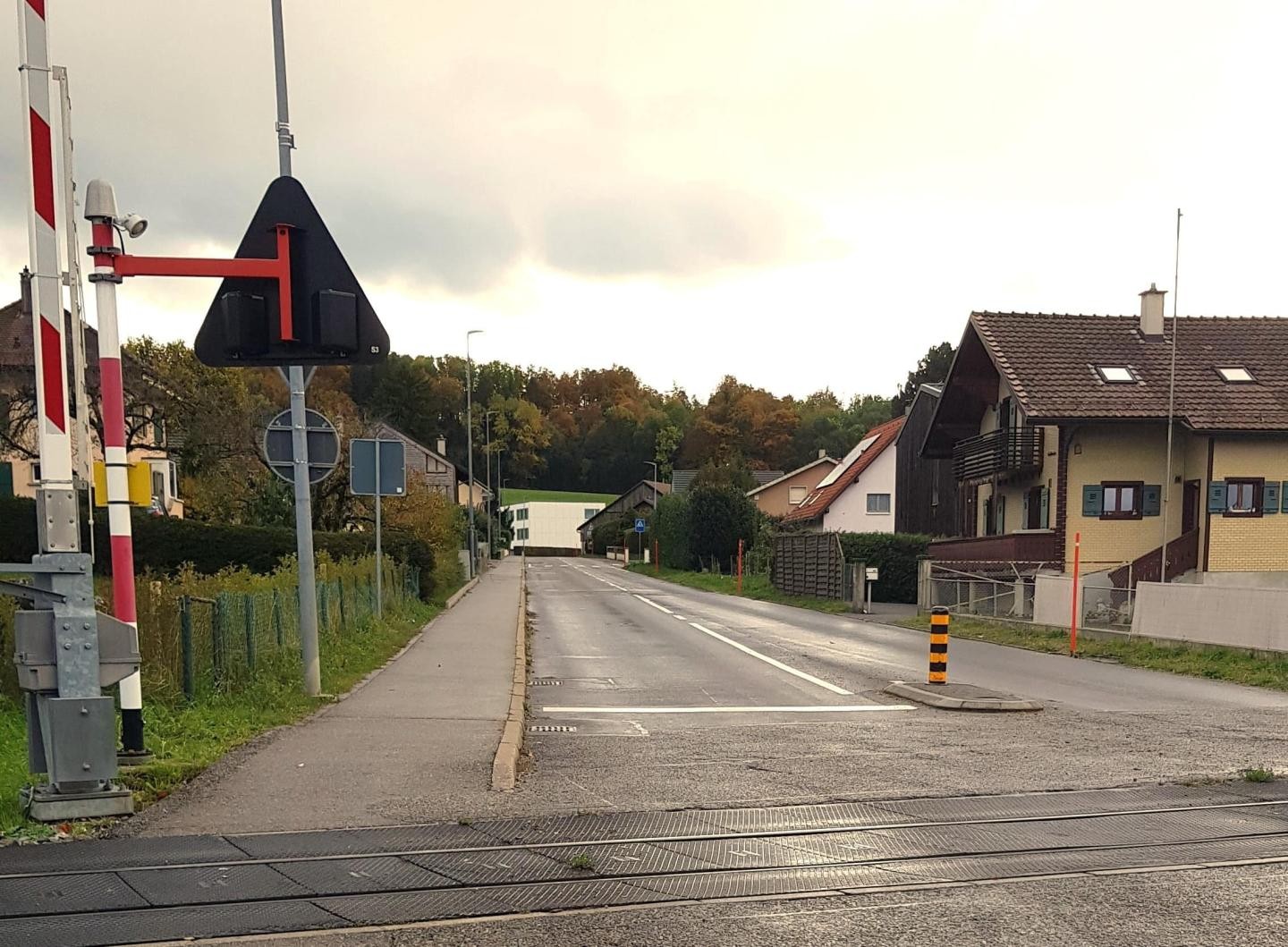 Entrepris par le Service des ponts et chaussées et la commune de Bossonnens, le projet Valtraloc Sud a pour but de réaménager la traversée du village de Bossonens (FR).