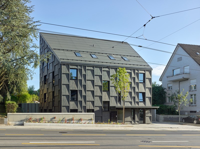 L’immeuble L329 est un projet d’architecture résidentielle situé à Zurich conçu par le bureau Rossetti+Wyss Architectes. Sa surface louable est de 600 m2 et son intégration au paysage environnant est remarquable.