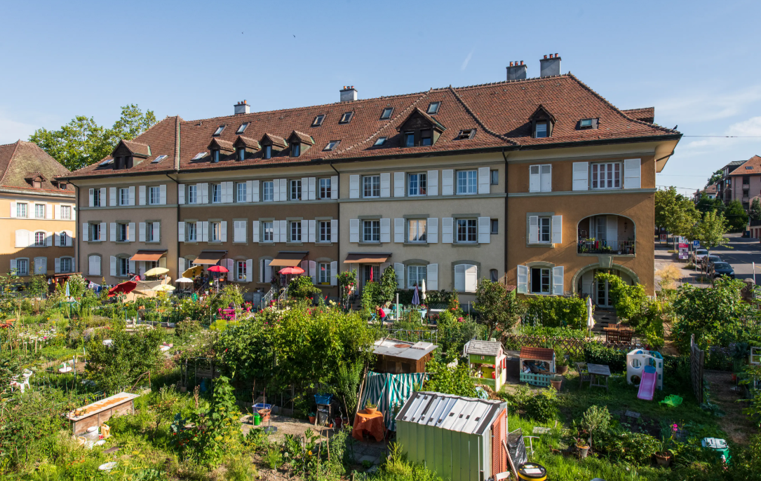 Lausanne souligne l’importance du patrimoine de sa région, en particulier les jardins emblématiques qui façonnent l’identité du quartier de la Route Aloys Fauquez.