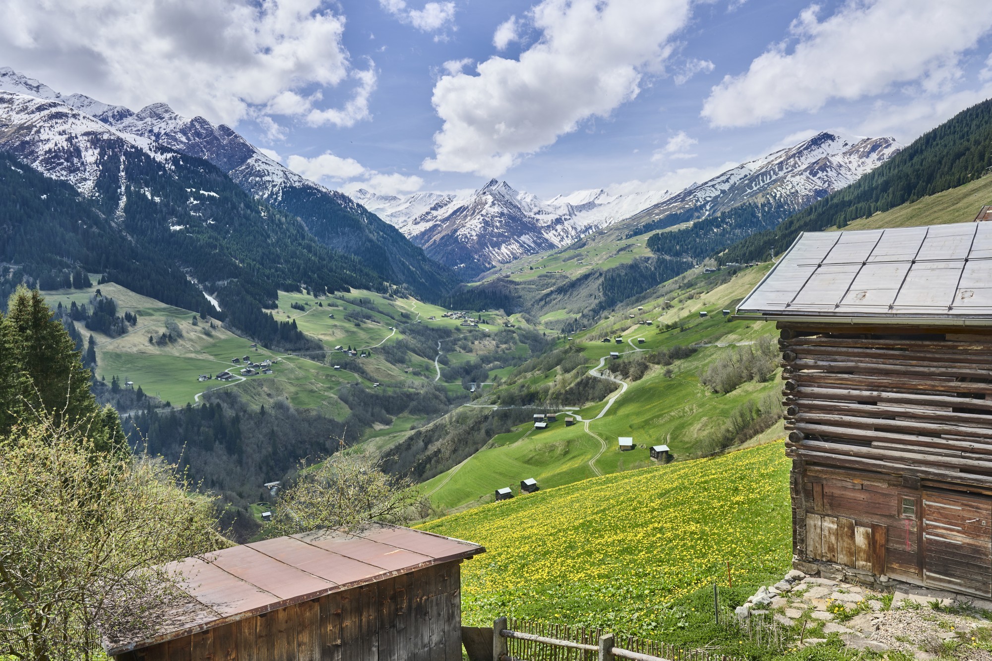 La Casa Fontauna offre un panorama exceptionnel sur les vallées grisonnes.
