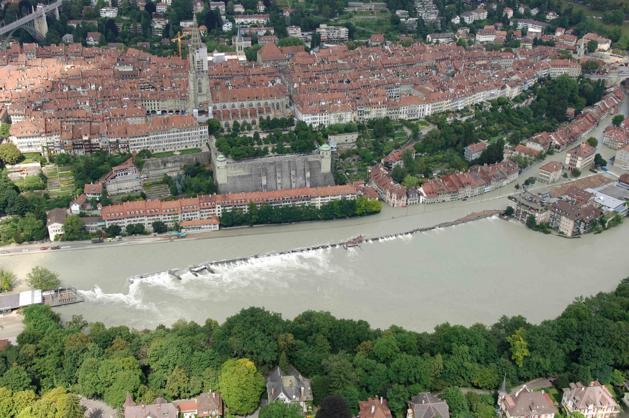 En 2005, de violentes inondations ont submergé le quartier de la Matte à Berne sous plusieurs mètres d'eau.