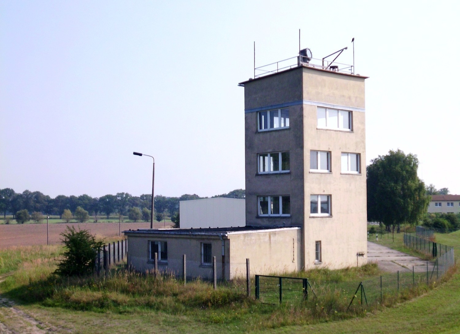 La tour de garde-frontière de Cumlosen, classée monument historique, nécessite une rénovation et recherche de nouveaux propriétaires.