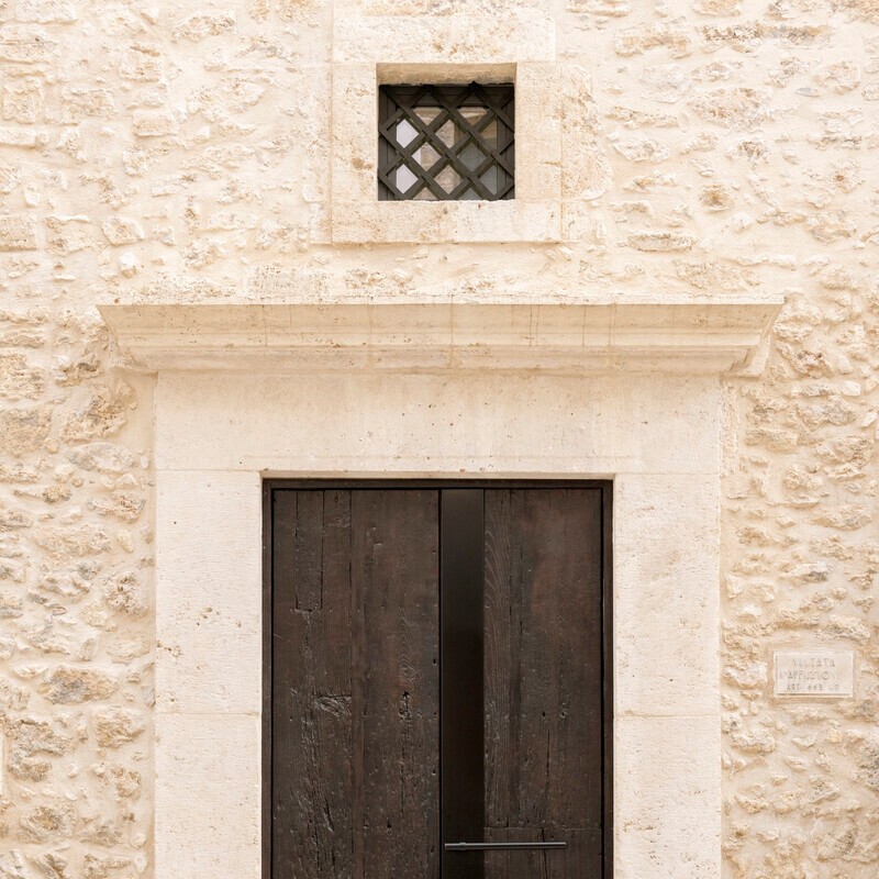 En Sicile, une église transformée en bureau allie histoire et modernité.
