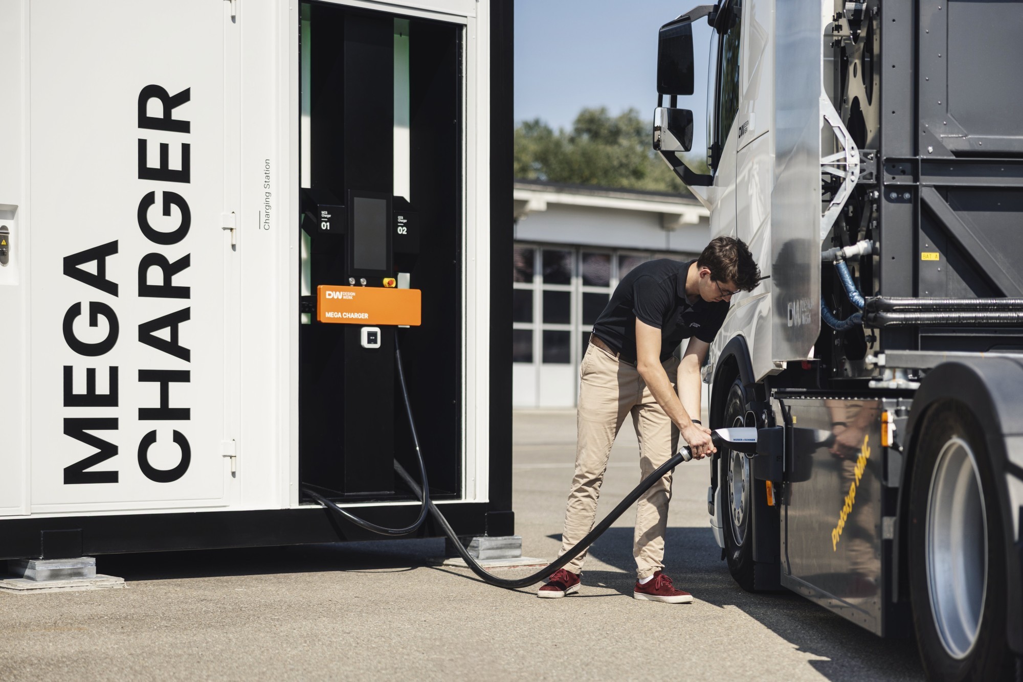 Chargeur électrique puissant 1