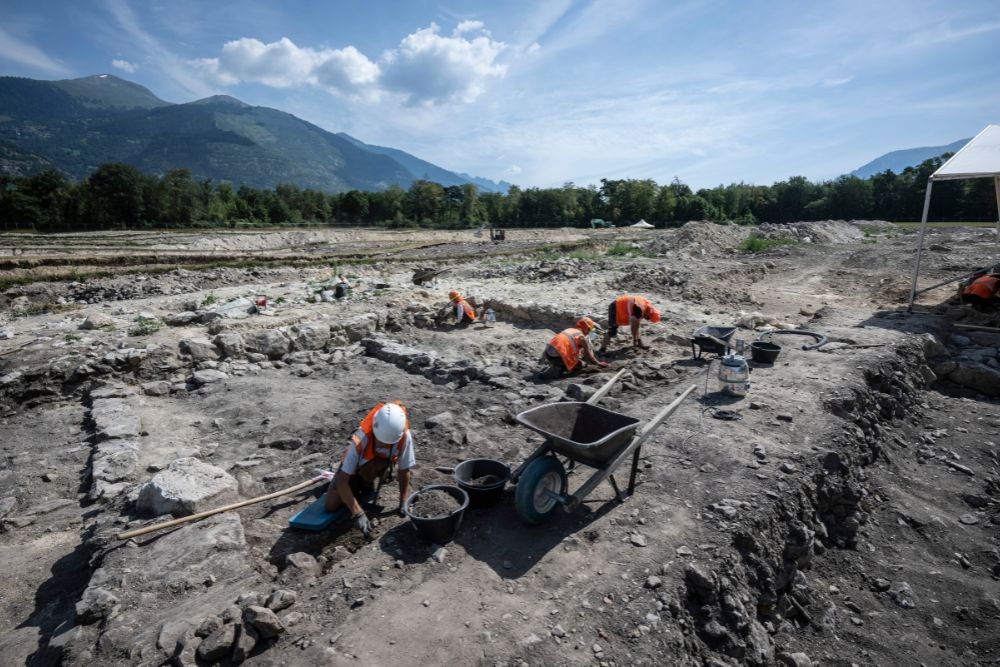 Le Bois de Finges (VS) dévoile ses trésors archéologiques au public.