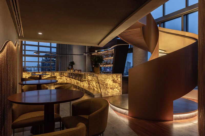 Les couleurs, les textures et le design contemporain des intérieurs créent une atmosphère élégante et sophistiquée.