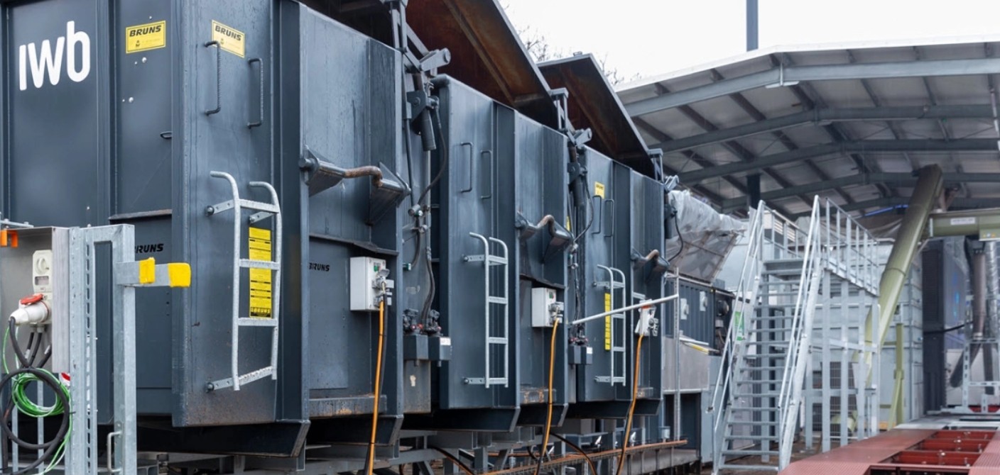 Les installations de pyrolyse de Bâle et de Maisprach, exploitées conjointement par IWB et Biopower Nordwestschweiz AG, produisent du charbon végétal et de la chaleur renouvelable.