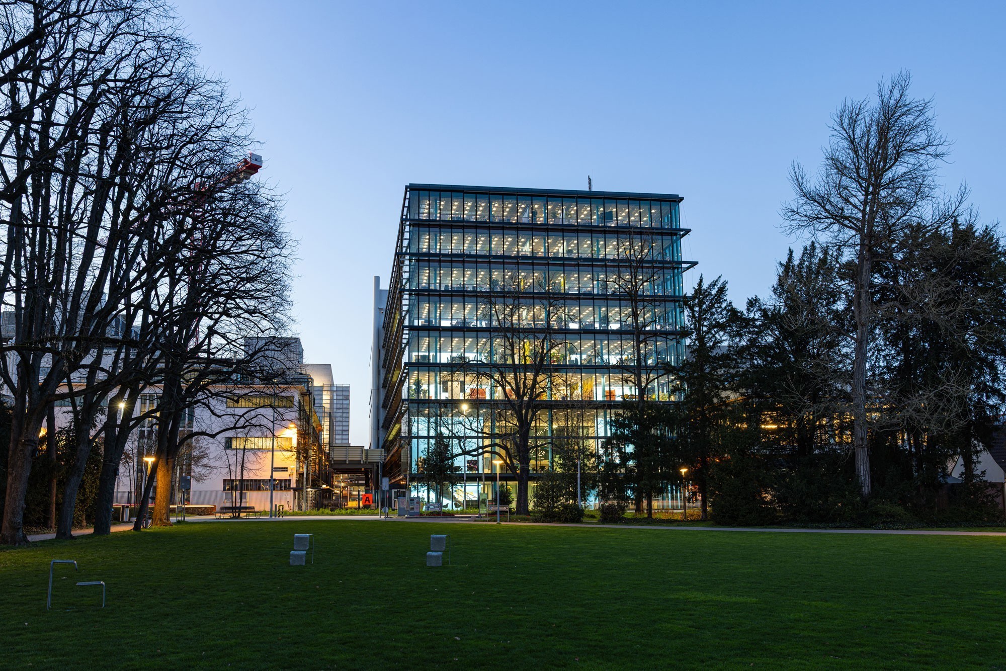 A Bâle, Roche a inauguré un nouveau bâtiment consacré à la recherche en biologie humaine.