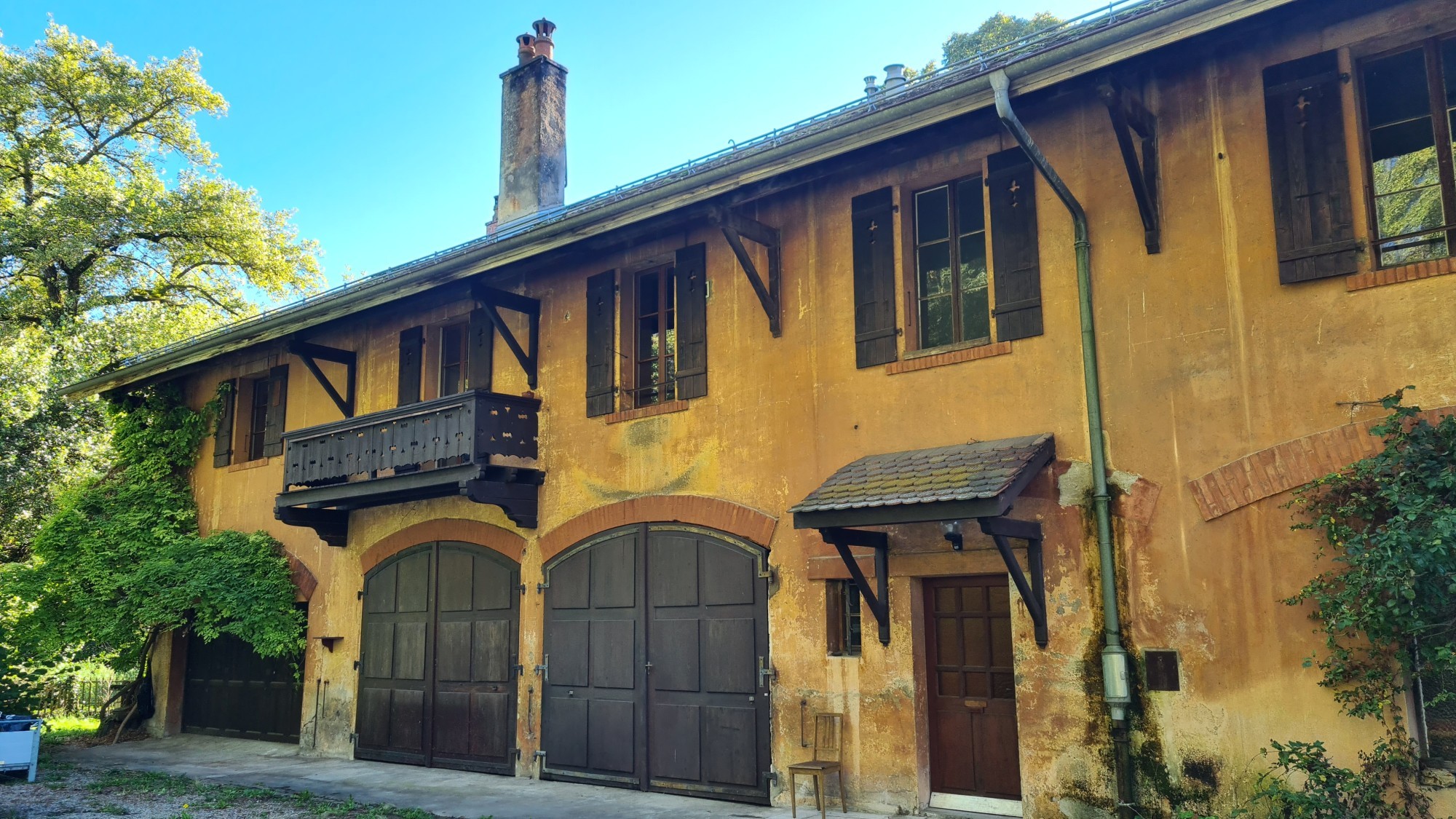 Façade de l’ancienne tuilerie de Bellevue (1912), dernier vestige du site industriel Spring Frères.