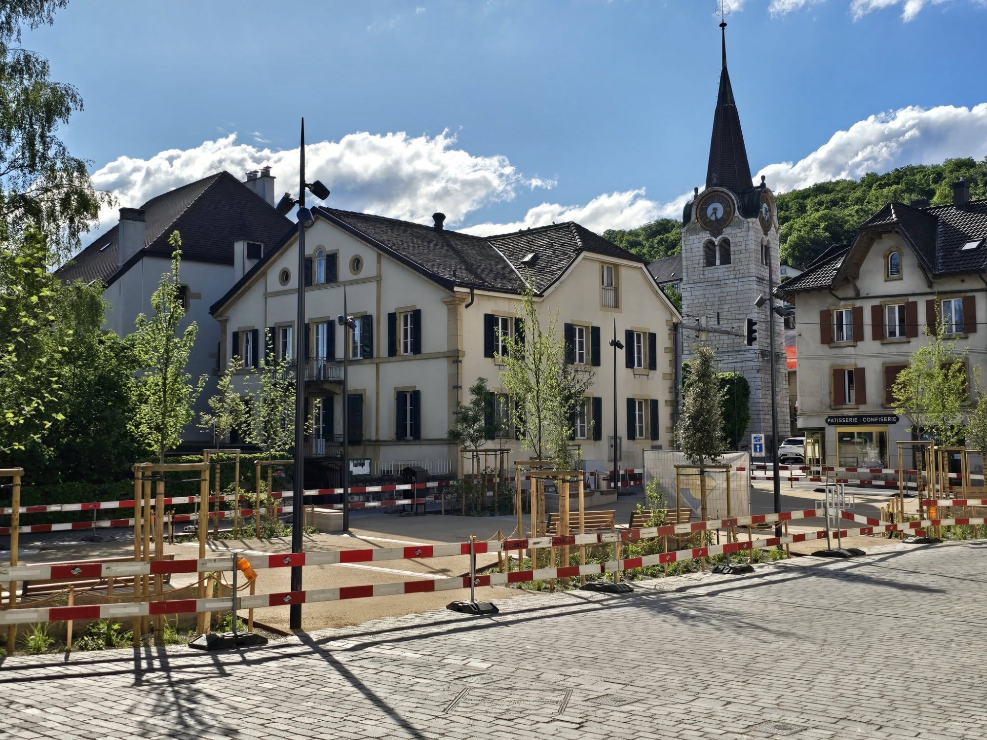 Peseux place  de la Fontaine 2